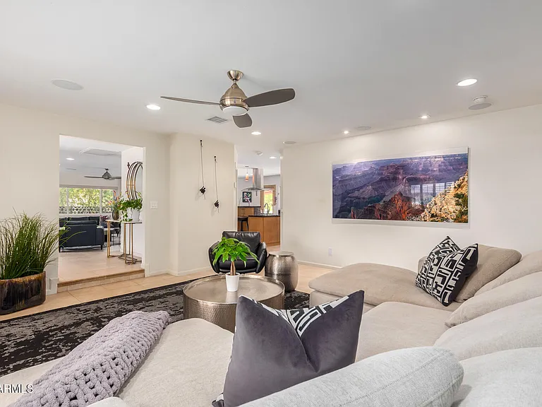 2909 E Las Rocas Dr — Photo 14