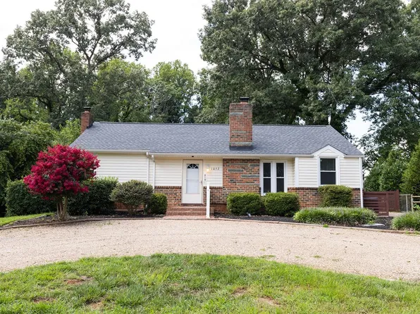 1052 Oakmont Cir, Lynchburg, VA 24502