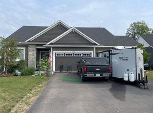 2436 Woods Dr, Victoria, MN 55386