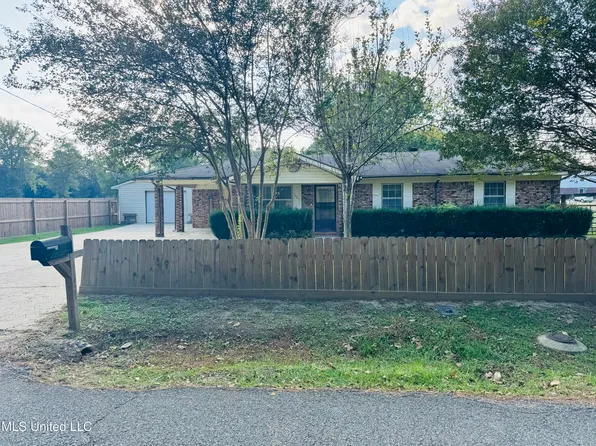 1607 Lackey St, Leakesville, MS 39451