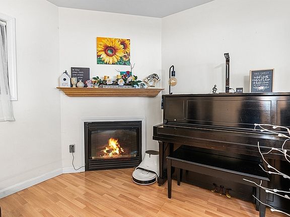 4th image of 204 Lilac Meadows Way