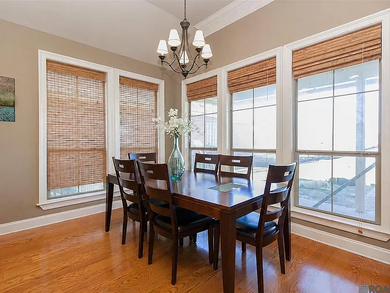 10743 Hillbrook Ave — Photo 28