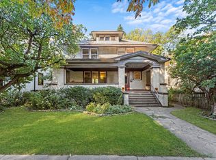 825 Clinton Ave, Oak Park, IL 60304