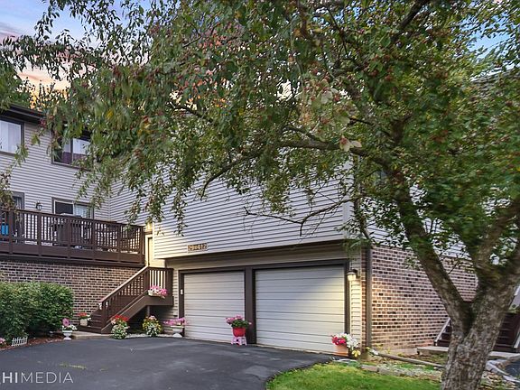 2nd image of 29W412 Thornwood Ln
