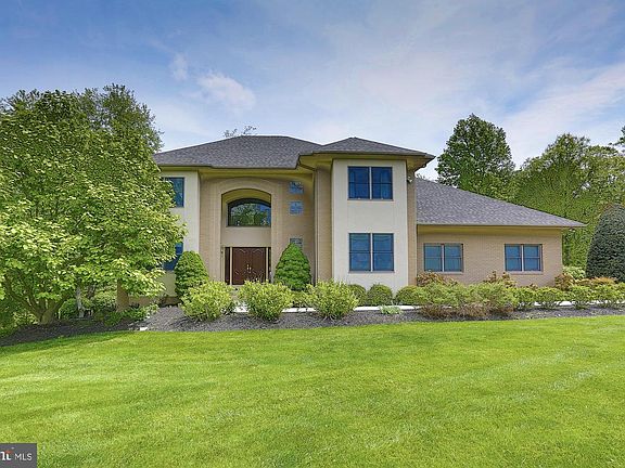 2nd image of 23 Woodfield Ct