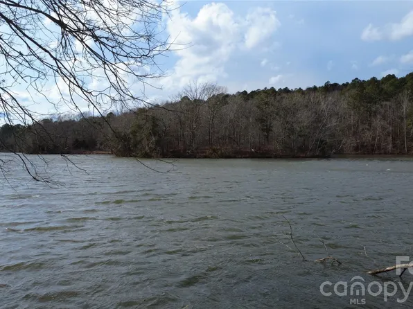 3111 Catawba Rd, Great Falls, SC 29055