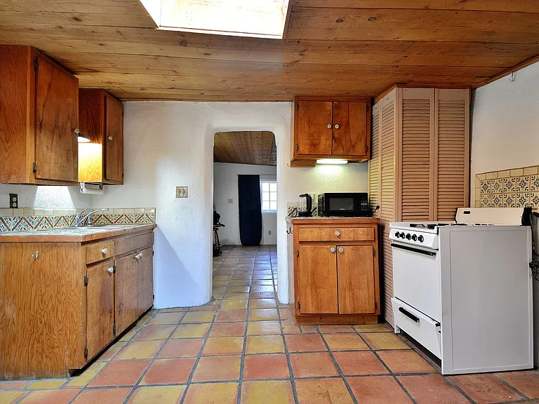 142 Duran St #3 — Photo 8