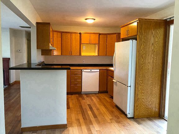 kitchen, new HE dishwasher, nook for microwave.