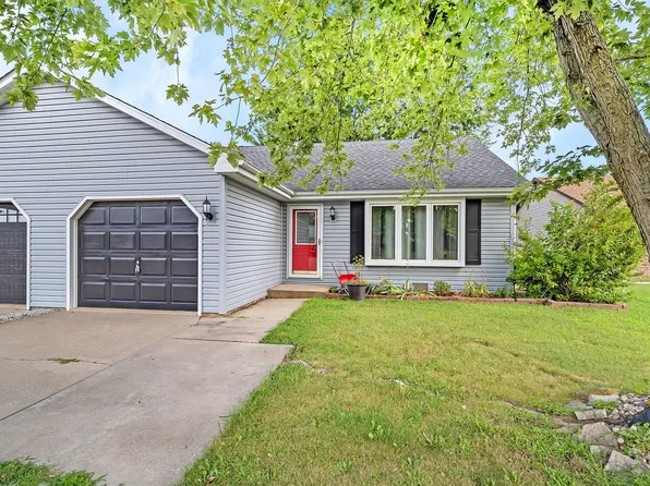 560 Elizabeth Dr, Coal City, IL 60416