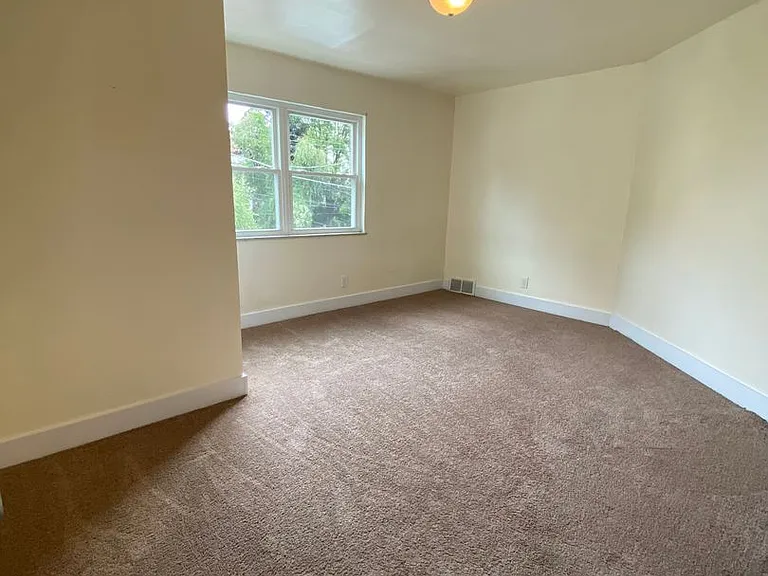 2414 Patterson St — Photo 13