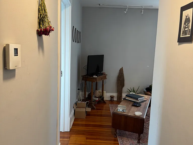 722 Columbia Tpke — Photo 10