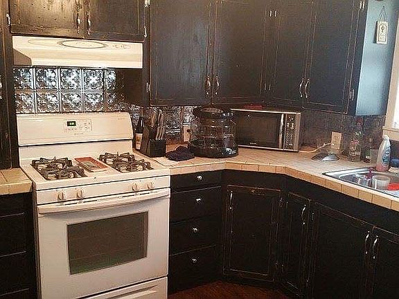 5th image of 308 E Benton St