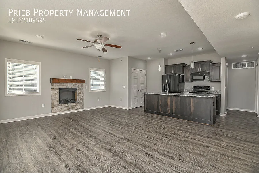 Parkview Apartments - Available November 20th — Photo 3
