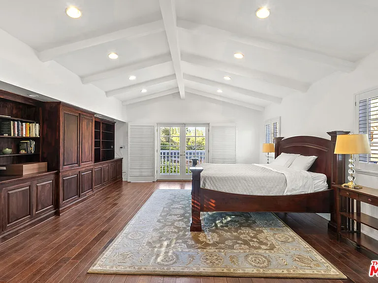 1233 Corsica Dr — Photo 11