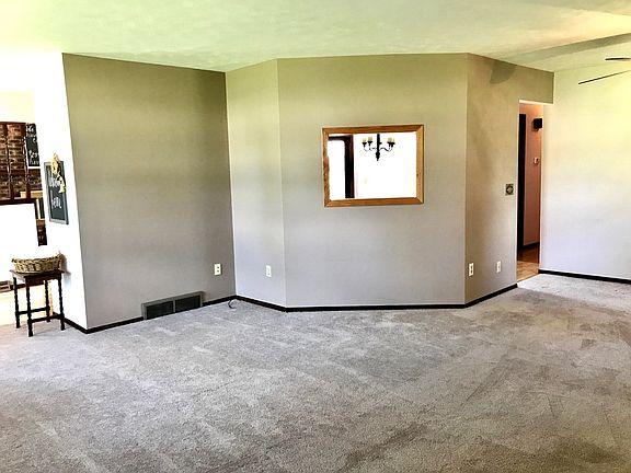 PASS THRU IN LARGE LIVING ROOM