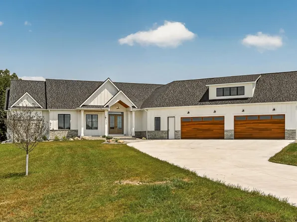 4868 Royal Oaks Cir SW, Rochester, MN 55902