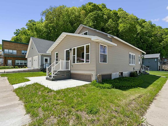 2nd image of 100 Main St