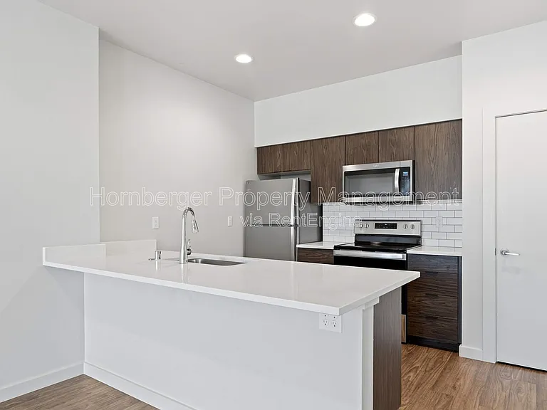 1860 N Hamilton St #1 — Photo 8