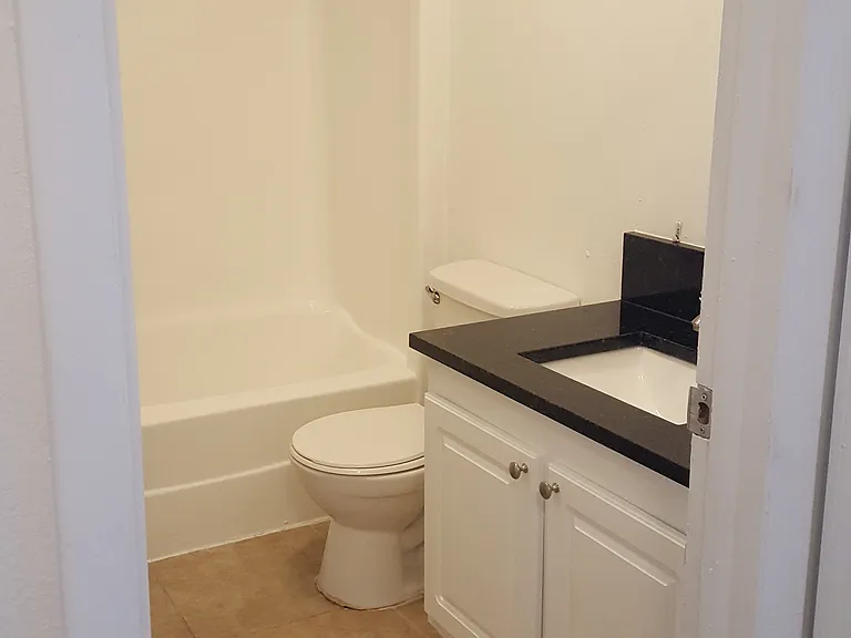 Oak Ridge Apartments — Photo 34