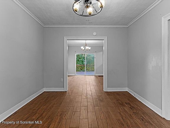 5th image of 1804 Roselynn St