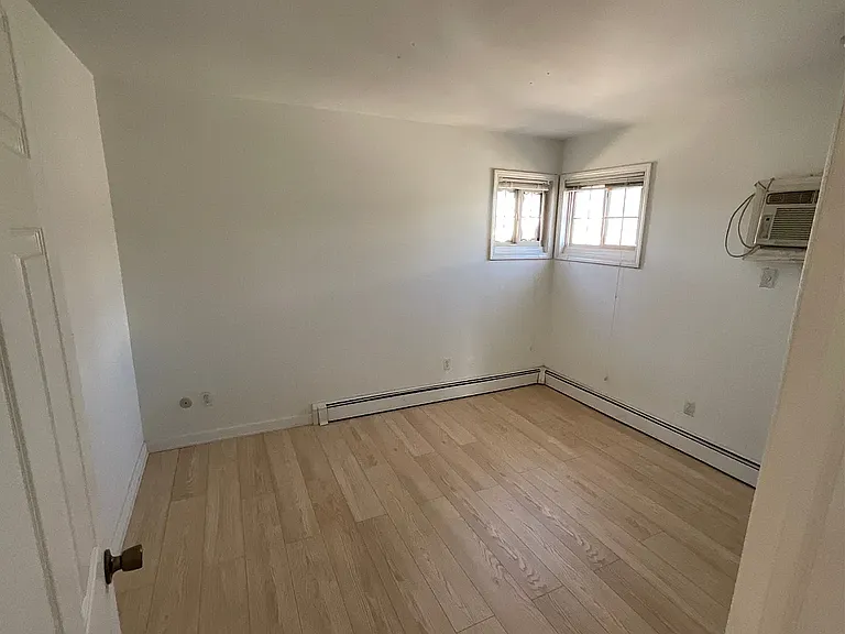 2354 W Forteen Mile Rd — Photo 6