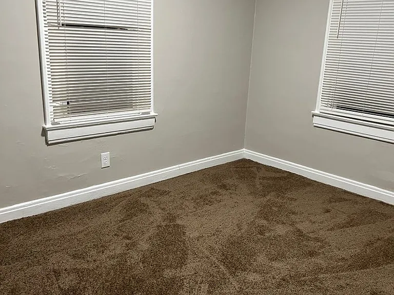 901 N Bradley Ave — Photo 5
