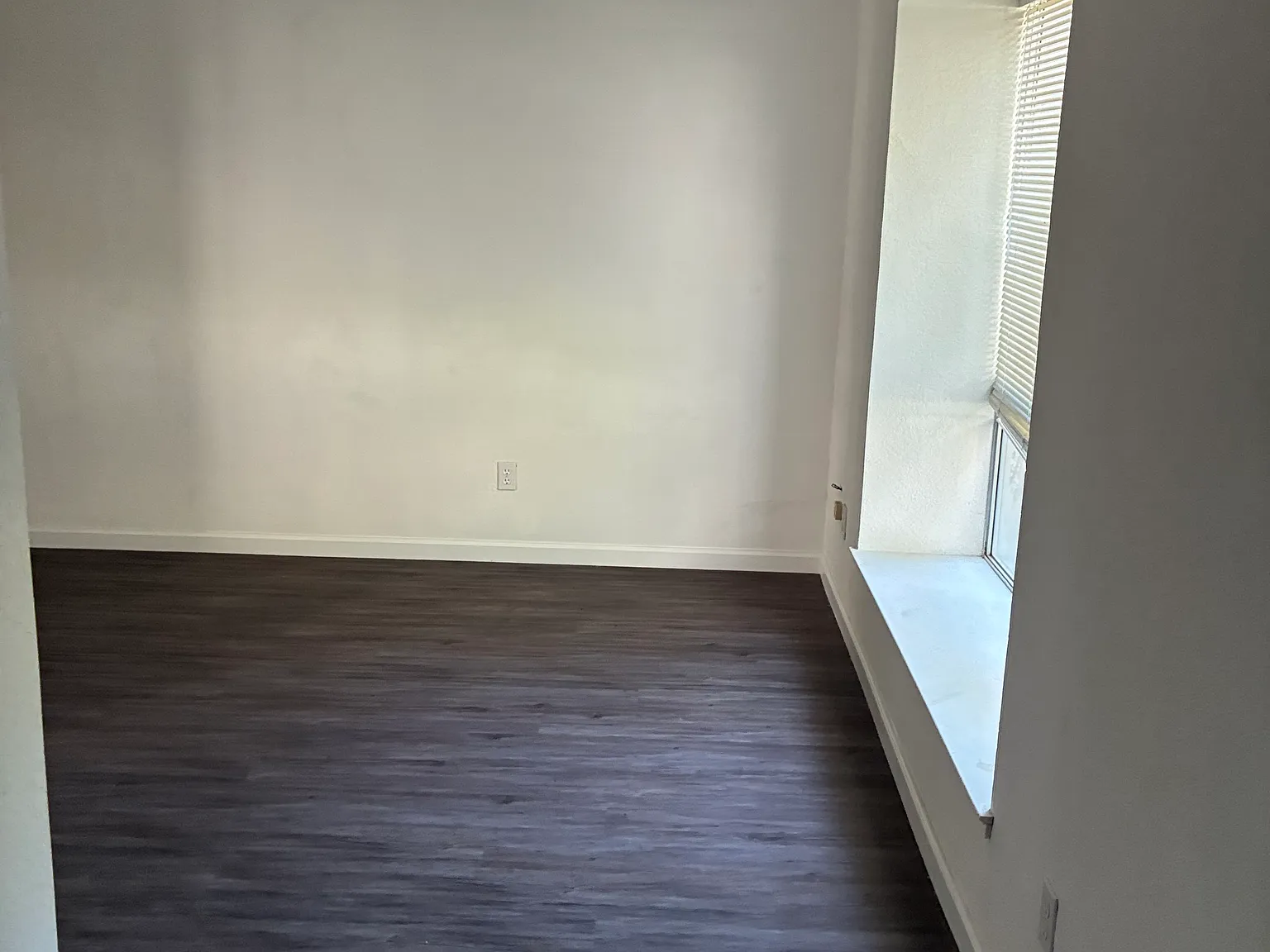 2 bed, 1.5 bath, 1084 sqft, $1,800 — Photo 2