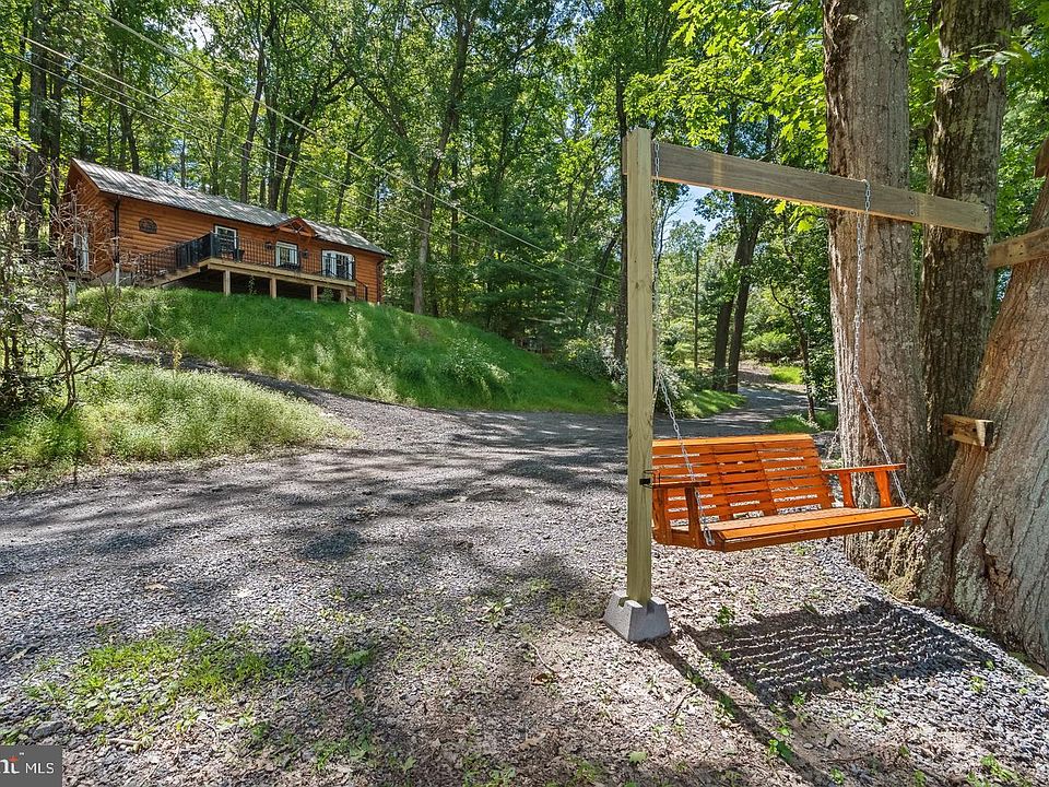 1st image of 375 Rustic Ln