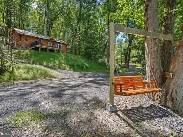 375 Rustic Ln, Saylorsburg, PA 18353