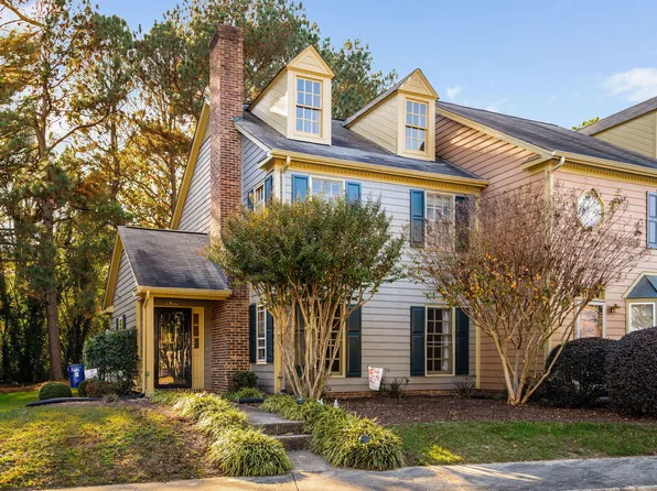 2931 Faversham Pl, Raleigh, NC 27604