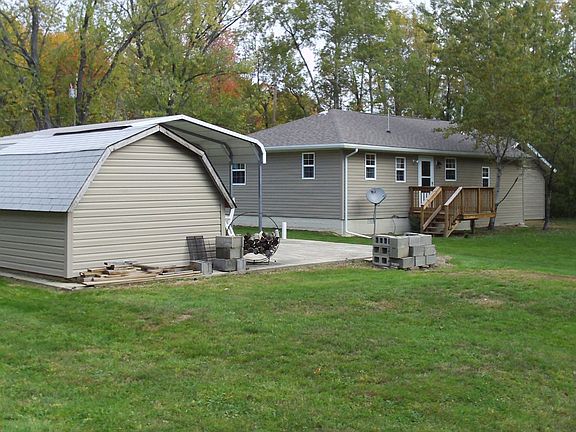 Shed, back yard