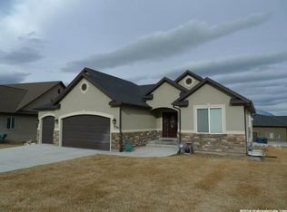 2568 S Honeysuckle Dr, Saratoga Springs, UT 84045