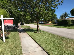 6481 SW 5th St, Pembroke Pines, FL 33023