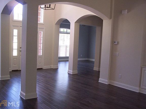 3rd image of 208 Plantation Trl