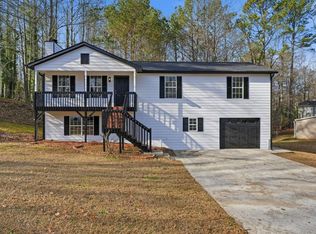 7385 Hunters Ridge Dr, Douglasville, GA 30134