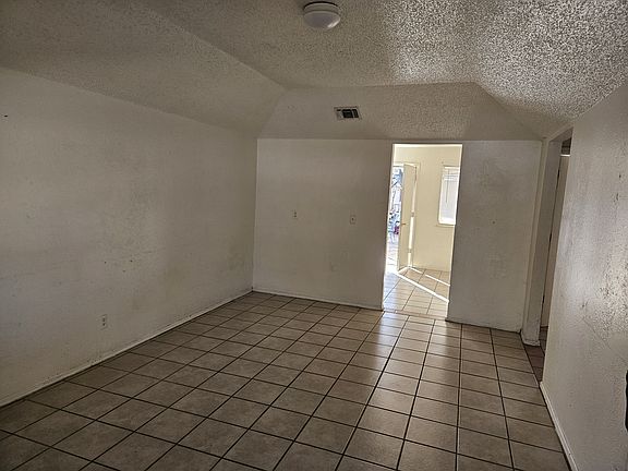 2nd image of 501 Ranchero Dr