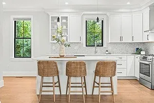 4 bed, 3.5 bath, 3429 sqft, $7,250 — Photo 3