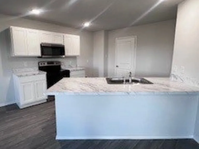631 Clear Creek Ct — Photo 2