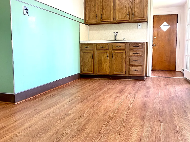 2 Green Ave — Photo 9