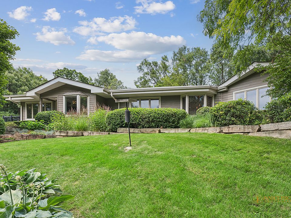 1st image of 501 Lakepoint Dr