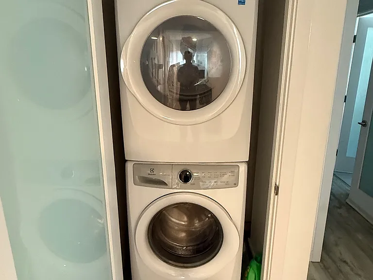 Large gas washer dryer
