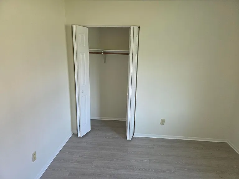 1393 Meadowcreek Dr — Photo 7