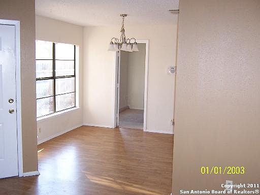 4th image of 4913 Champlain Dr