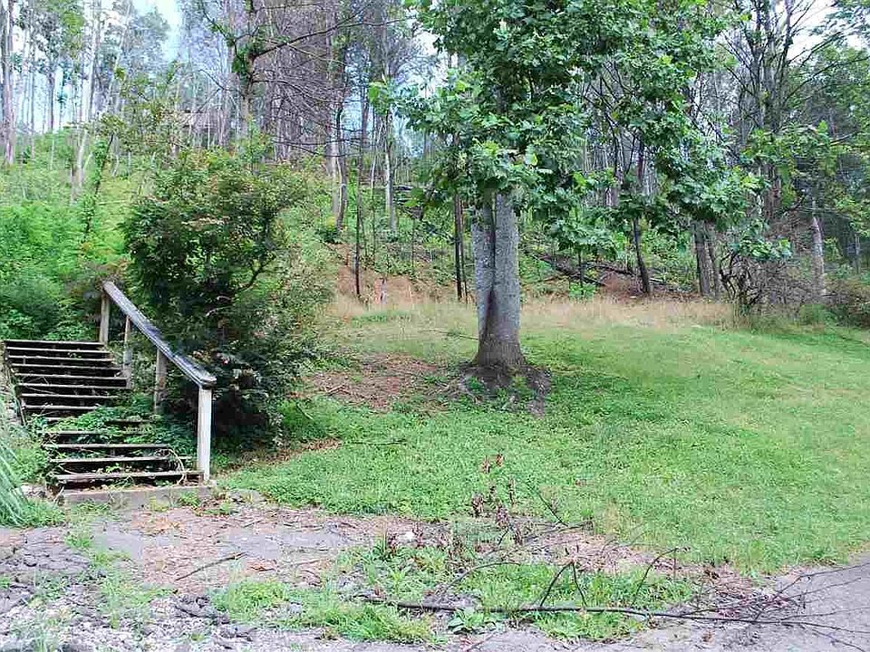 2nd image of 1112 Villa Dr