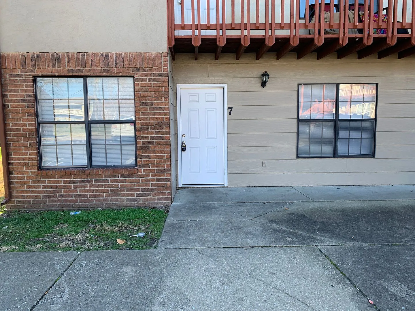 Joplin Arch Apartments — Photo 1