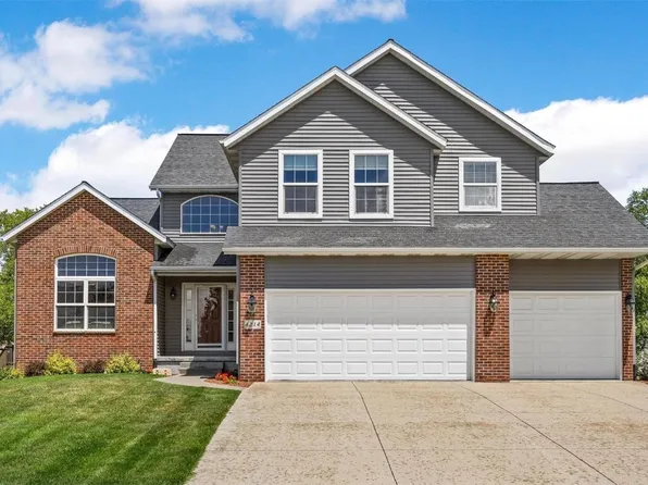 4214 Woodsonia Ct NW, Cedar Rapids, IA 52405