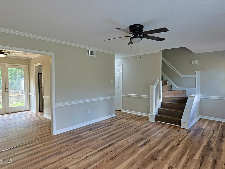1121 Woodfield Dr #23 — Photo 7