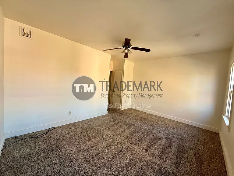 154 E Walnut St #6 — Photo 3