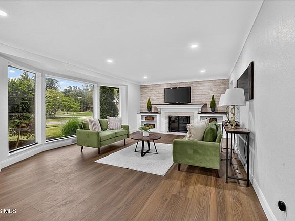 4th image of 2605 Densmore Dr