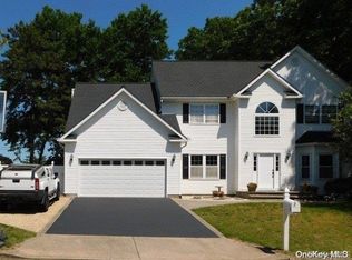 1 Erie St, Selden, NY 11784